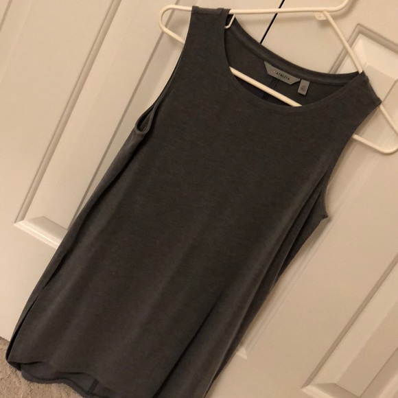 Athleta side split tank - Picture 3 of 4